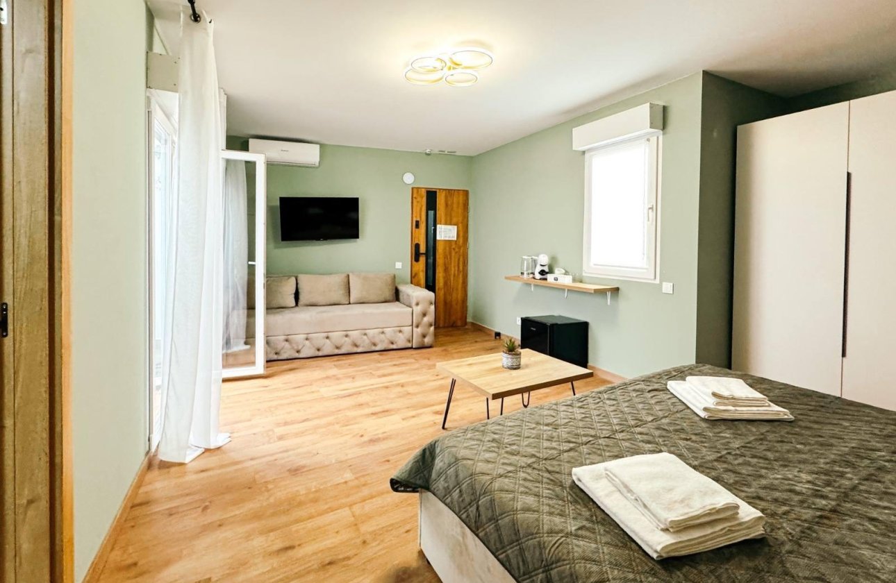 Revente - Commercial -
Torrevieja - Centro