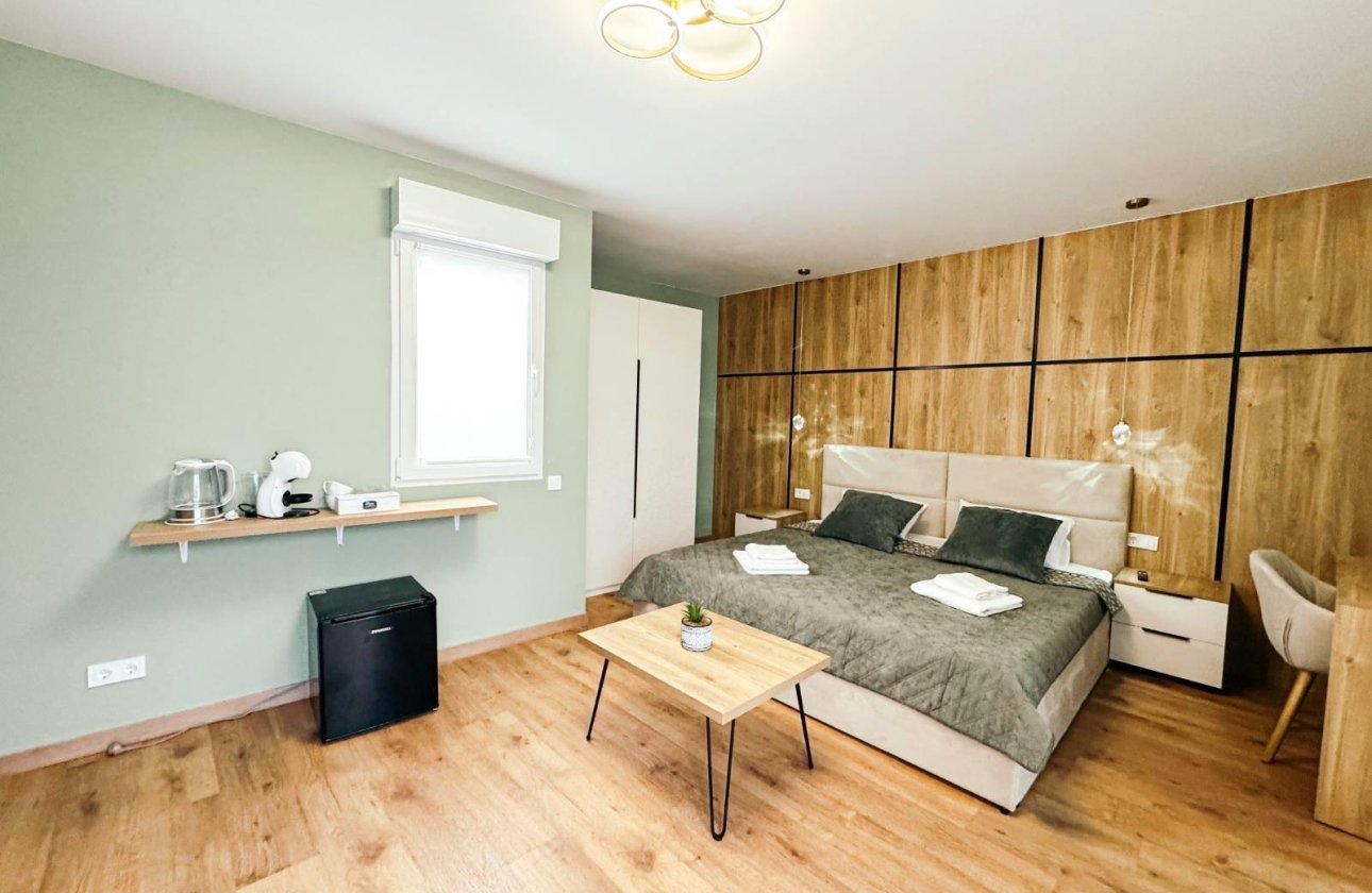 Revente - Commercial -
Torrevieja - Centro