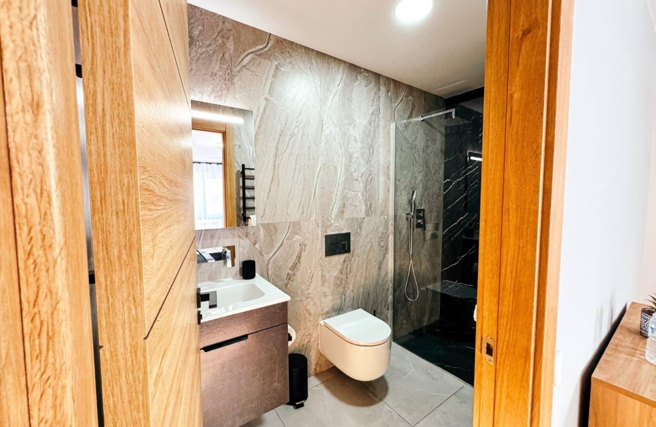 Revente - Commercial -
Torrevieja - Centro