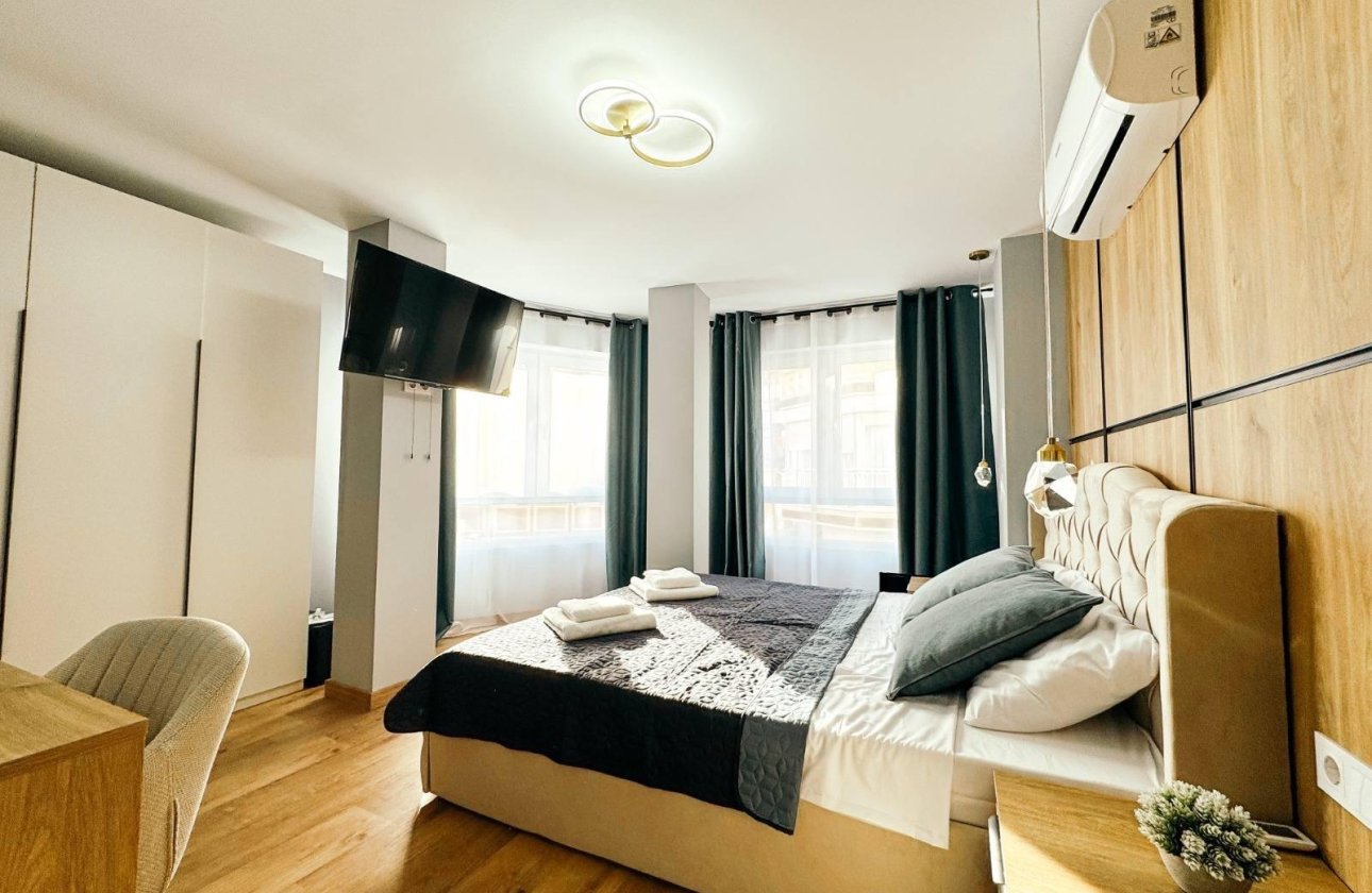 Revente - Commercial -
Torrevieja - Centro