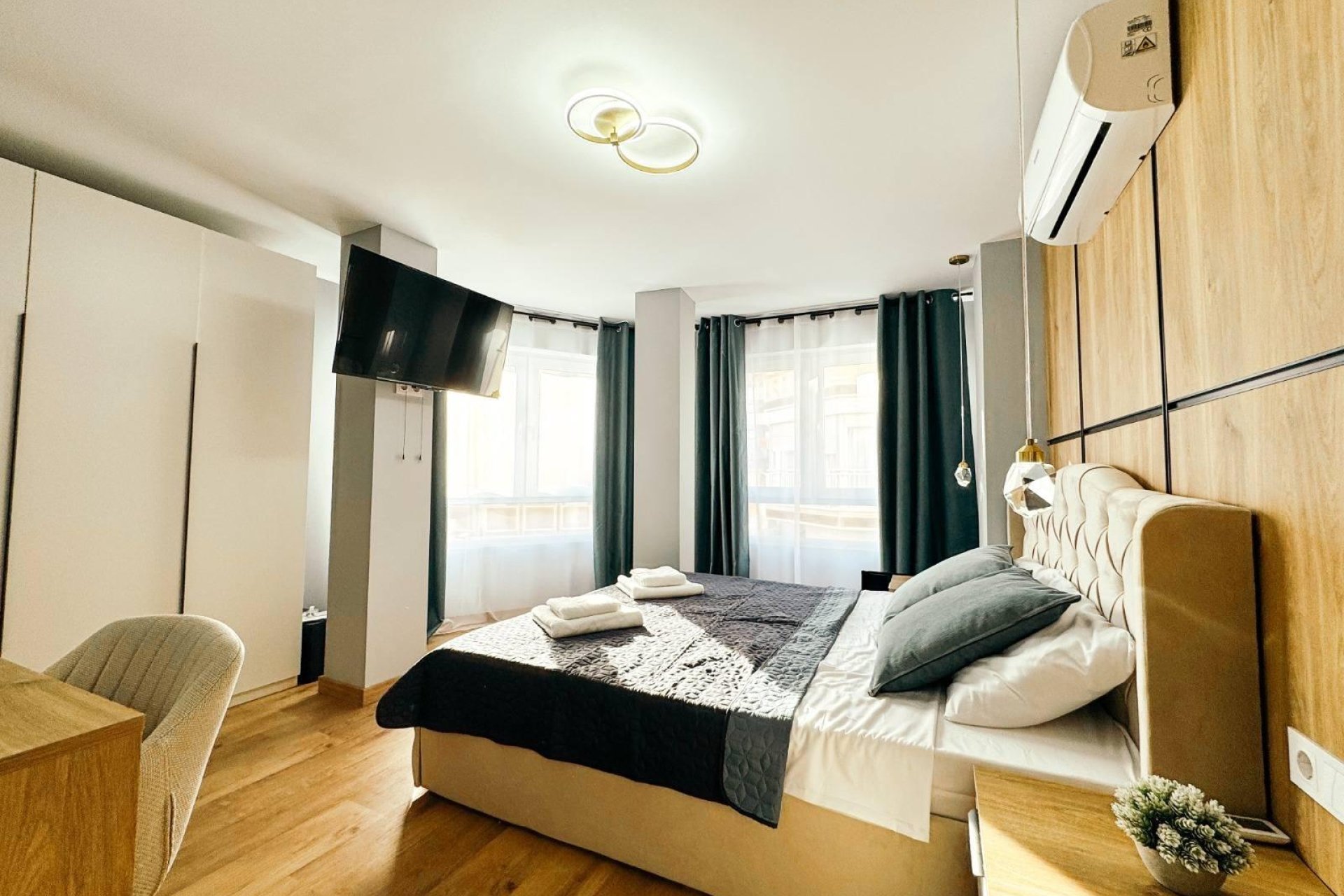 Revente - Commercial -
Torrevieja - Centro