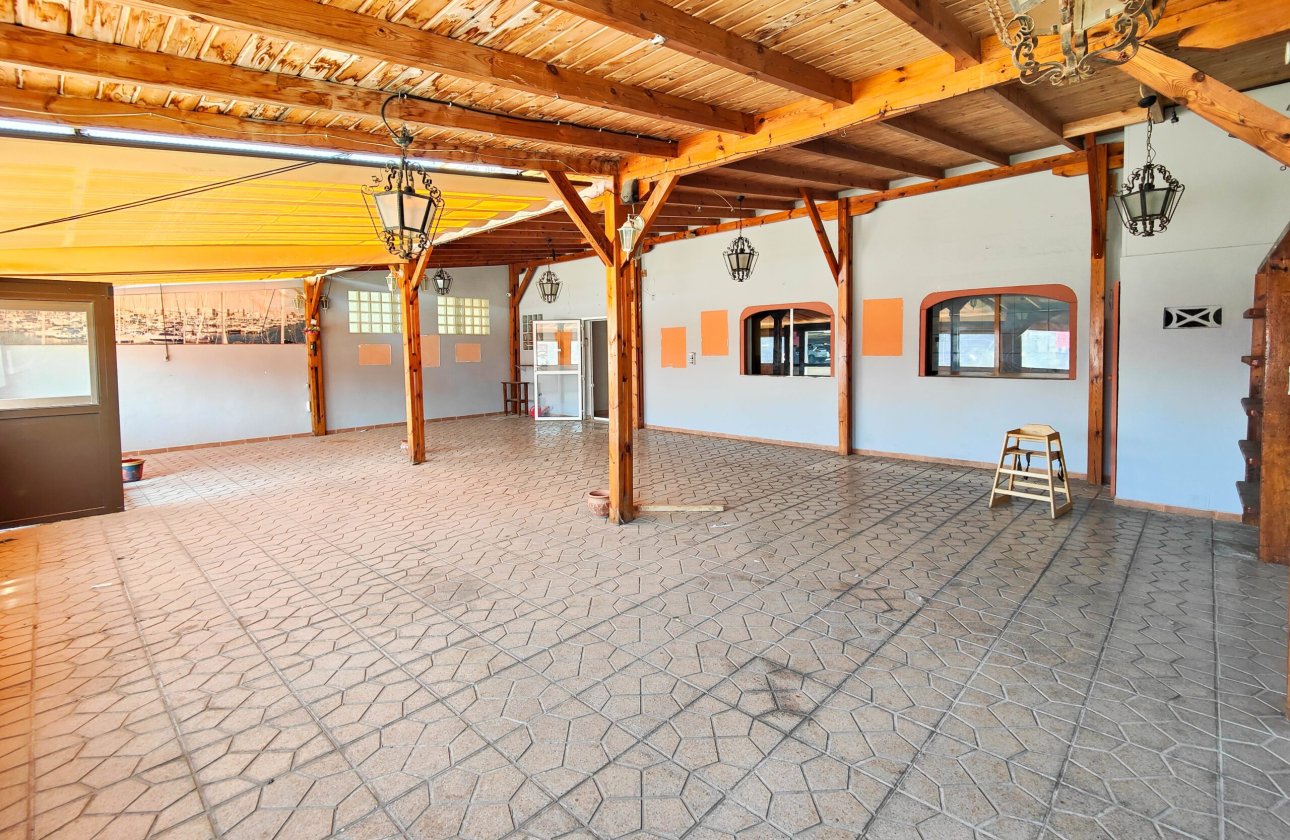 Revente - Commercial -
Torrevieja - Costa Blanca