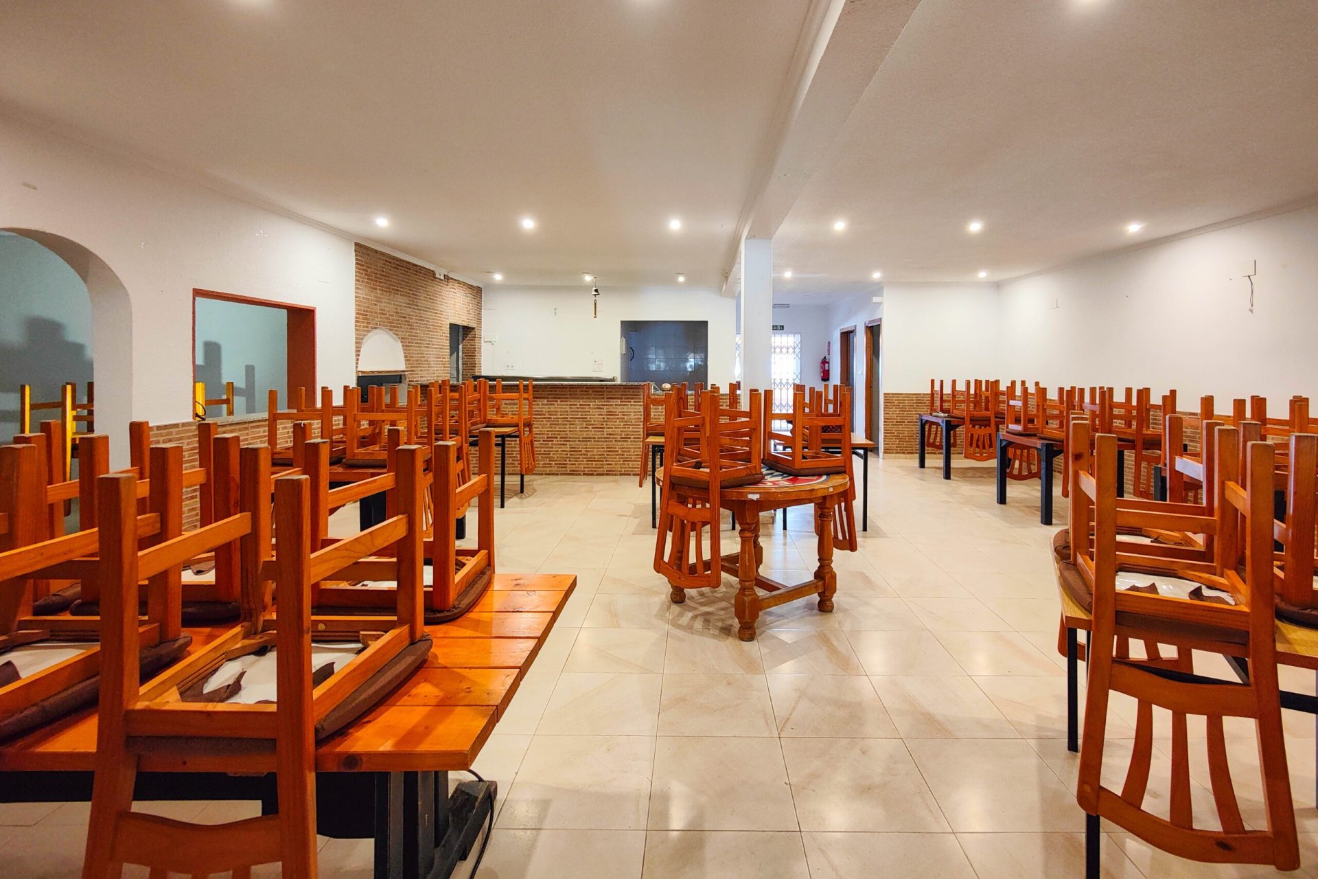 Revente - Commercial -
Torrevieja - Costa Blanca