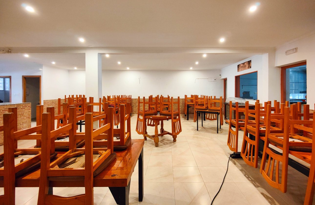 Revente - Commercial -
Torrevieja - Costa Blanca