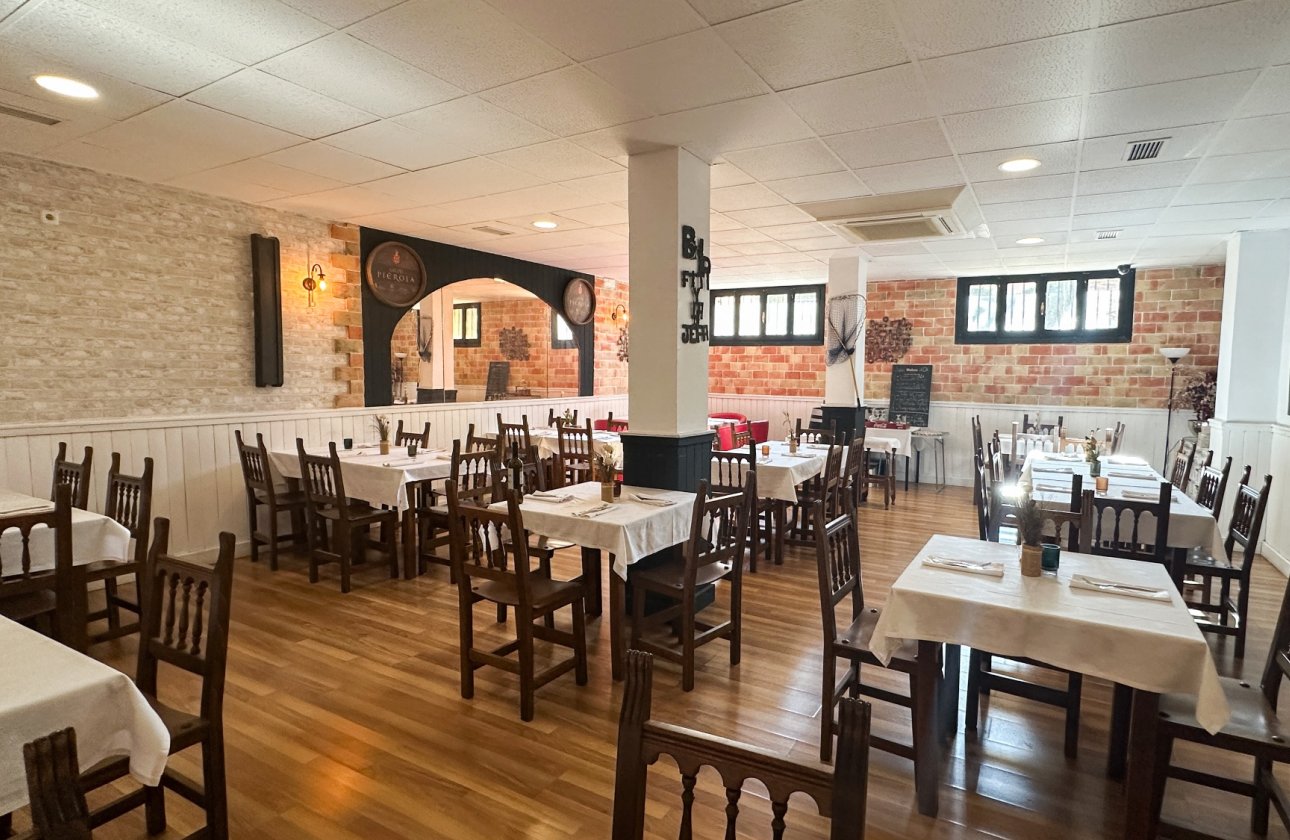 Revente - Commercial -
Torrevieja - Costa Blanca