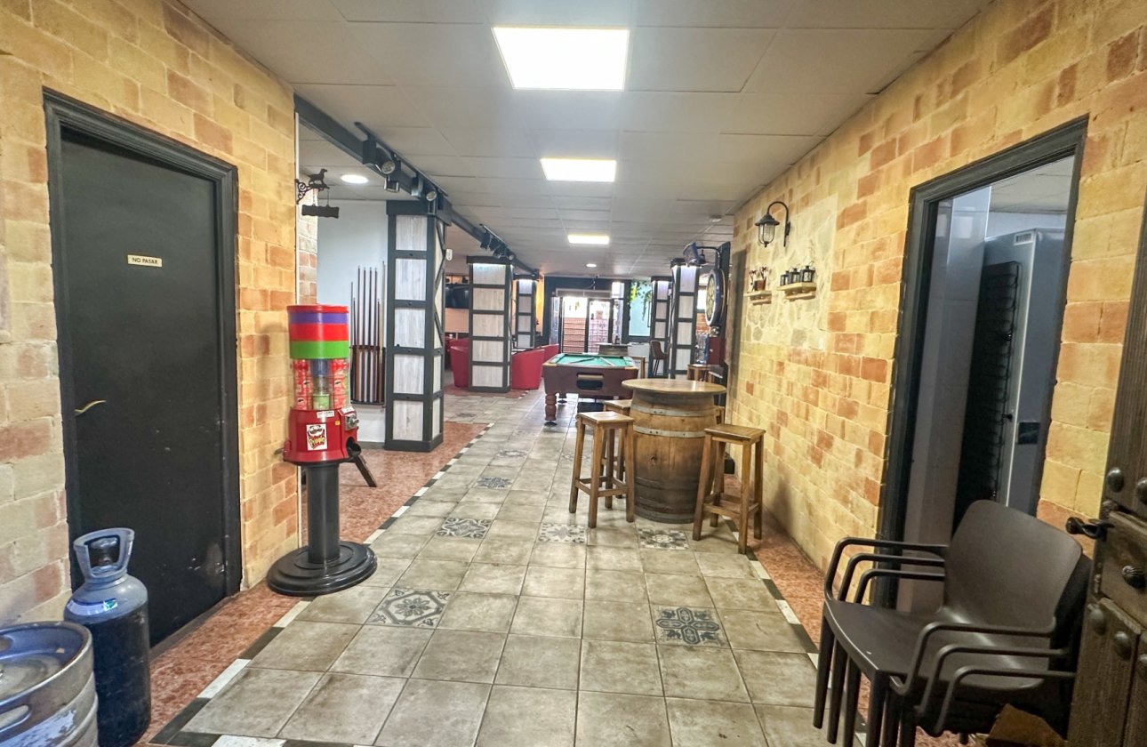 Revente - Commercial -
Torrevieja - Costa Blanca