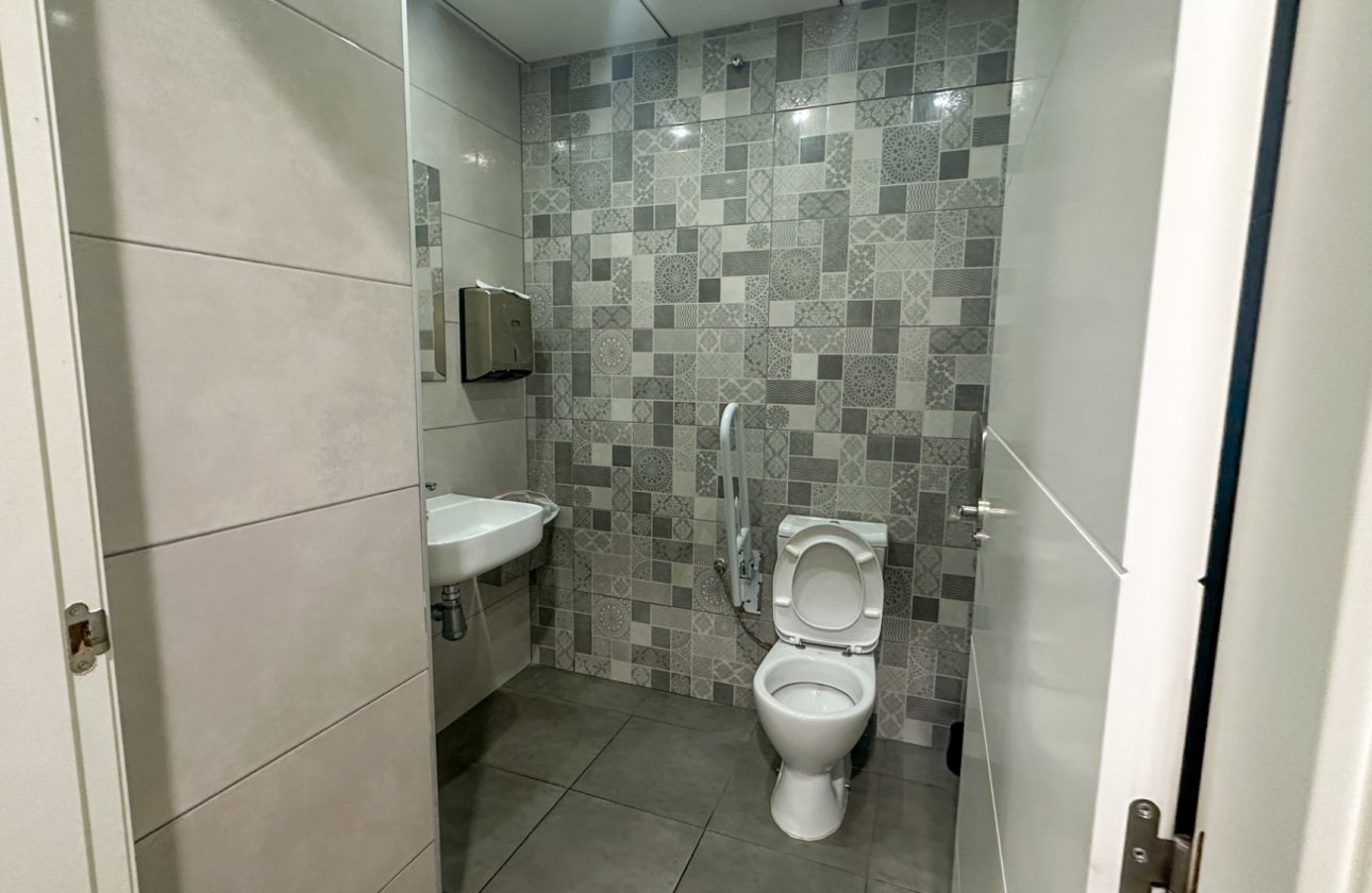 Revente - Commercial -
Torrevieja - Costa Blanca