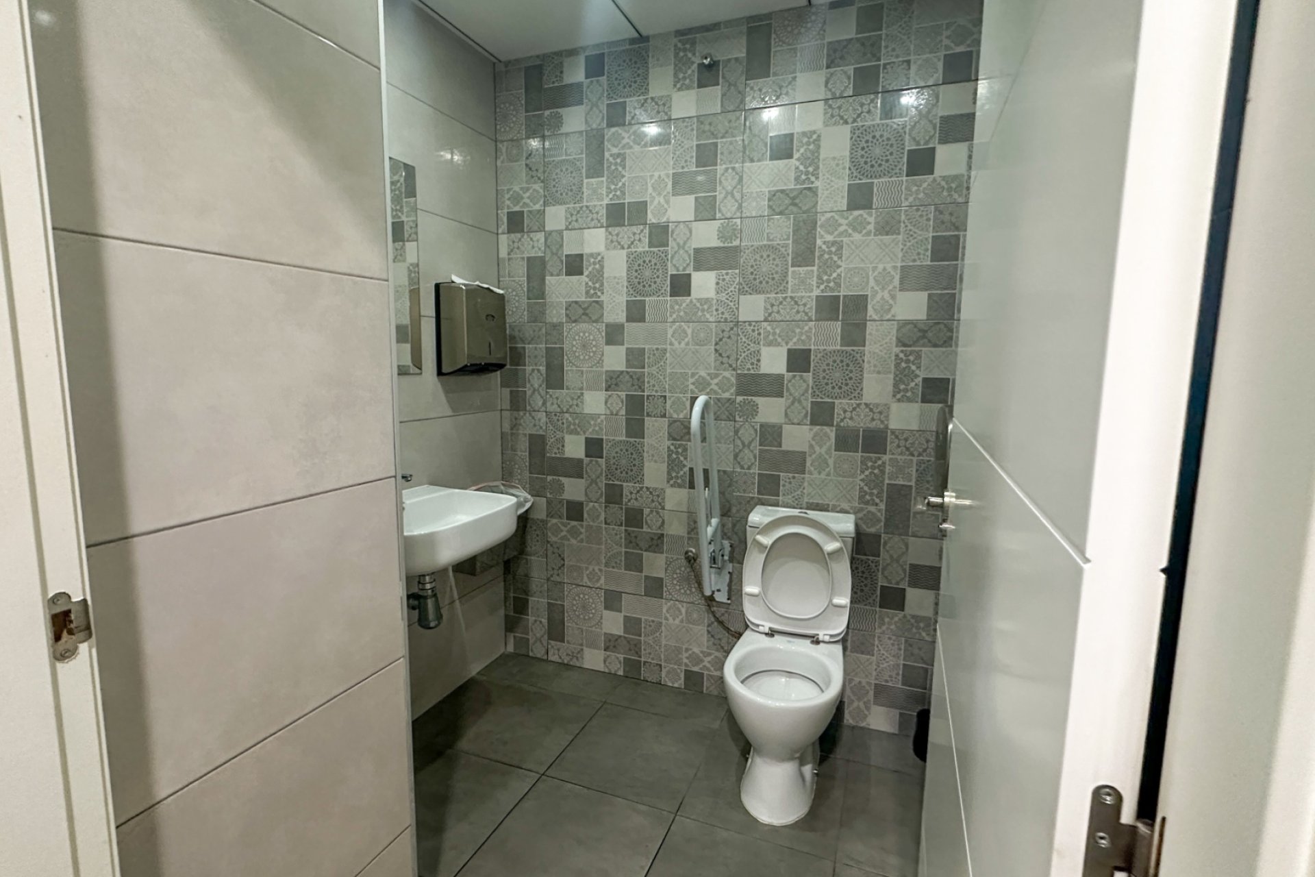 Revente - Commercial -
Torrevieja - Costa Blanca