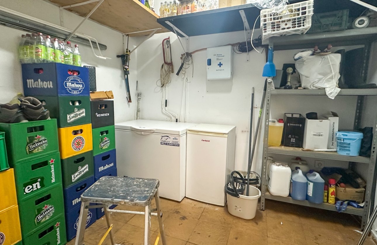 Revente - Commercial -
Torrevieja - Costa Blanca