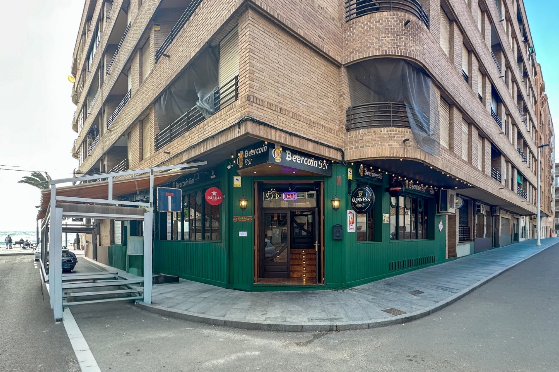 Revente - Commercial -
Torrevieja - Costa Blanca