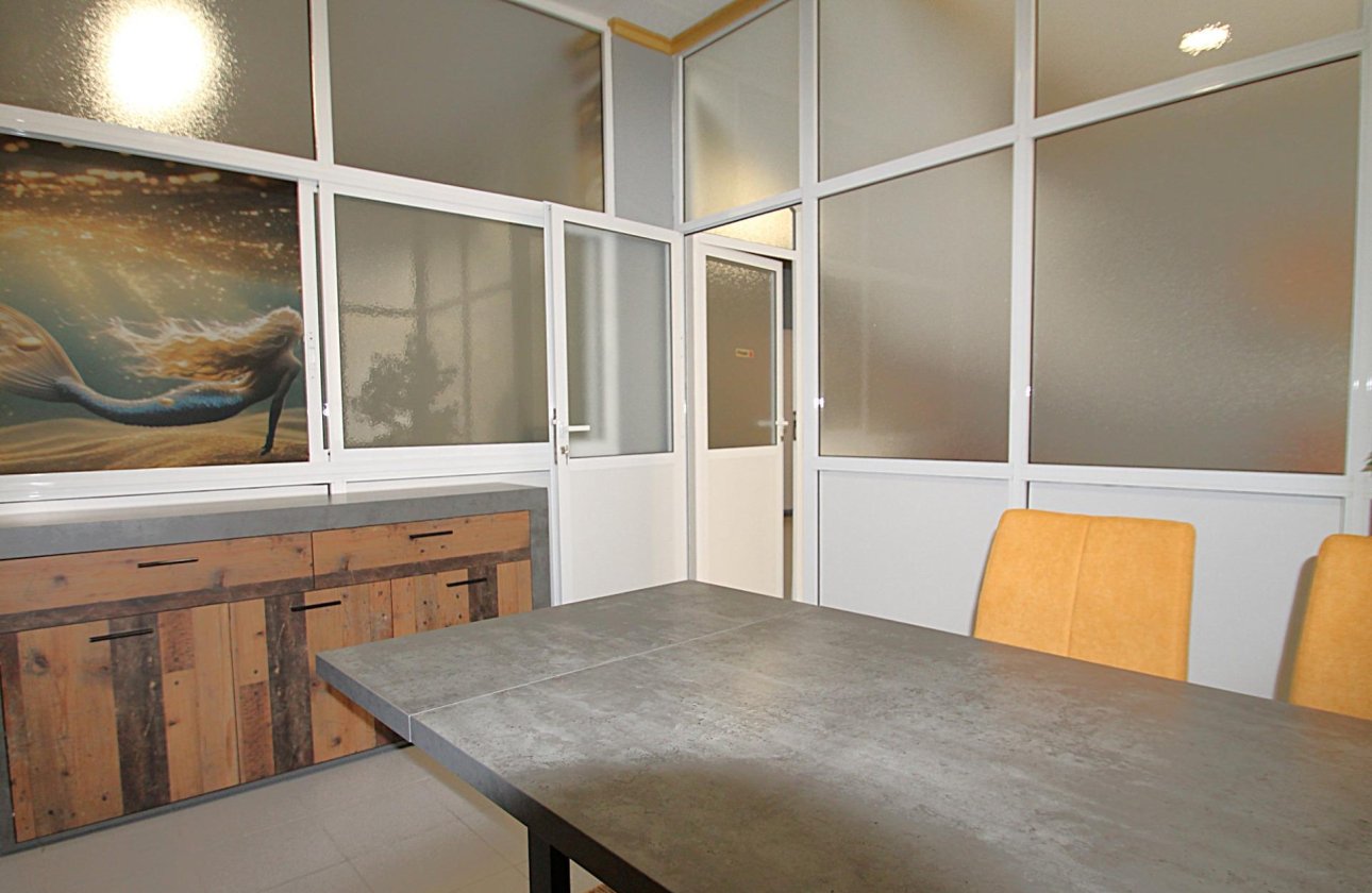 Revente - Commercial -
Torrevieja - Las Piscinas Naturales