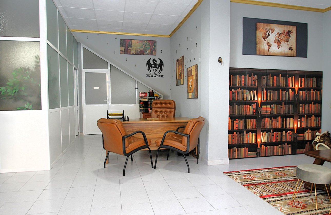 Revente - Commercial -
Torrevieja - Las Piscinas Naturales