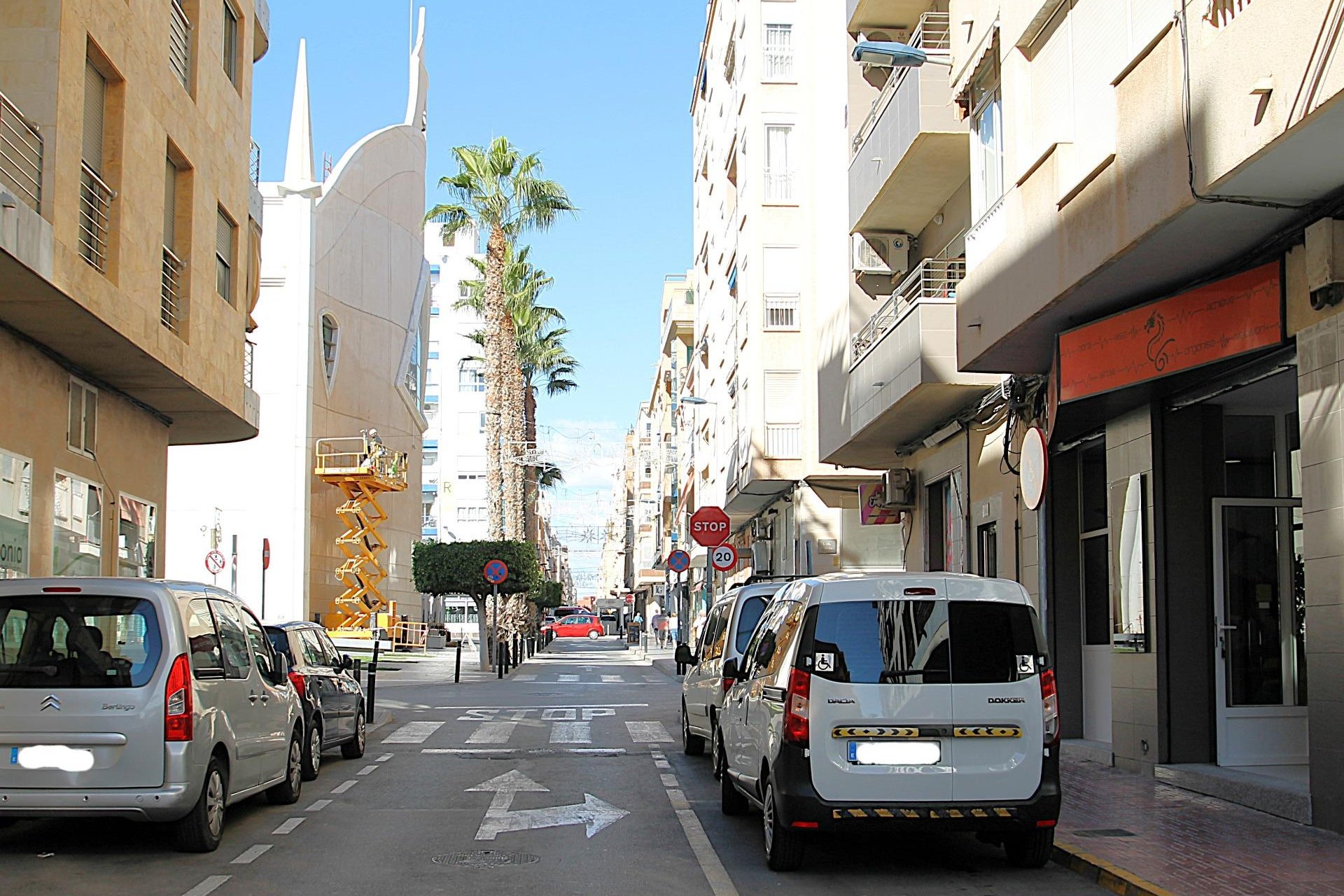 Revente - Commercial -
Torrevieja - Las Piscinas Naturales