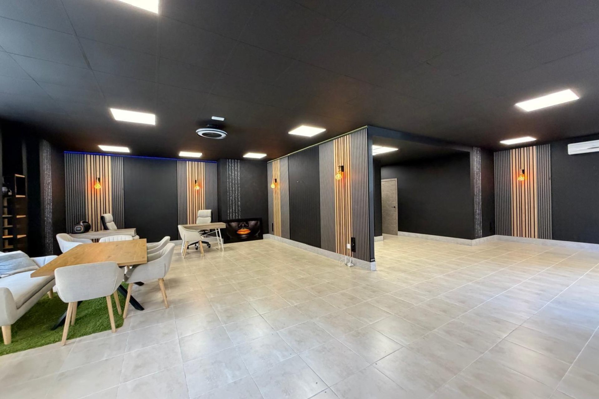 Revente - Commercial -
Torrevieja - Playa de los Locos