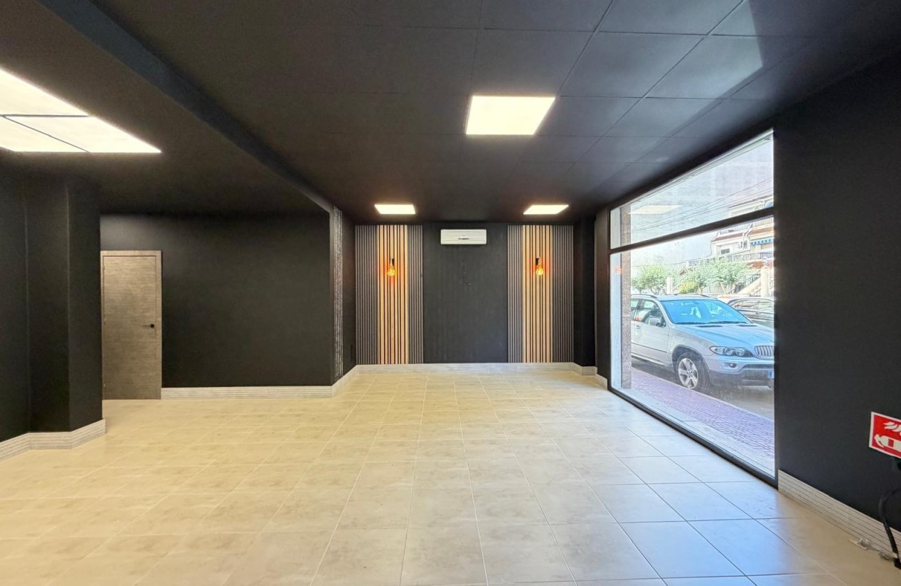 Revente - Commercial -
Torrevieja - Playa de los Locos