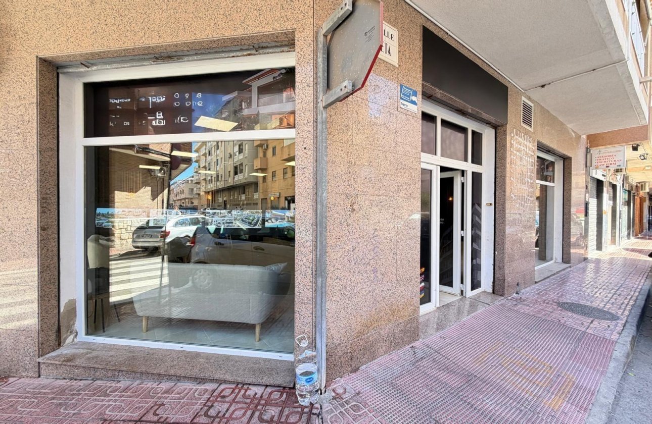 Revente - Commercial -
Torrevieja - Playa de los Locos
