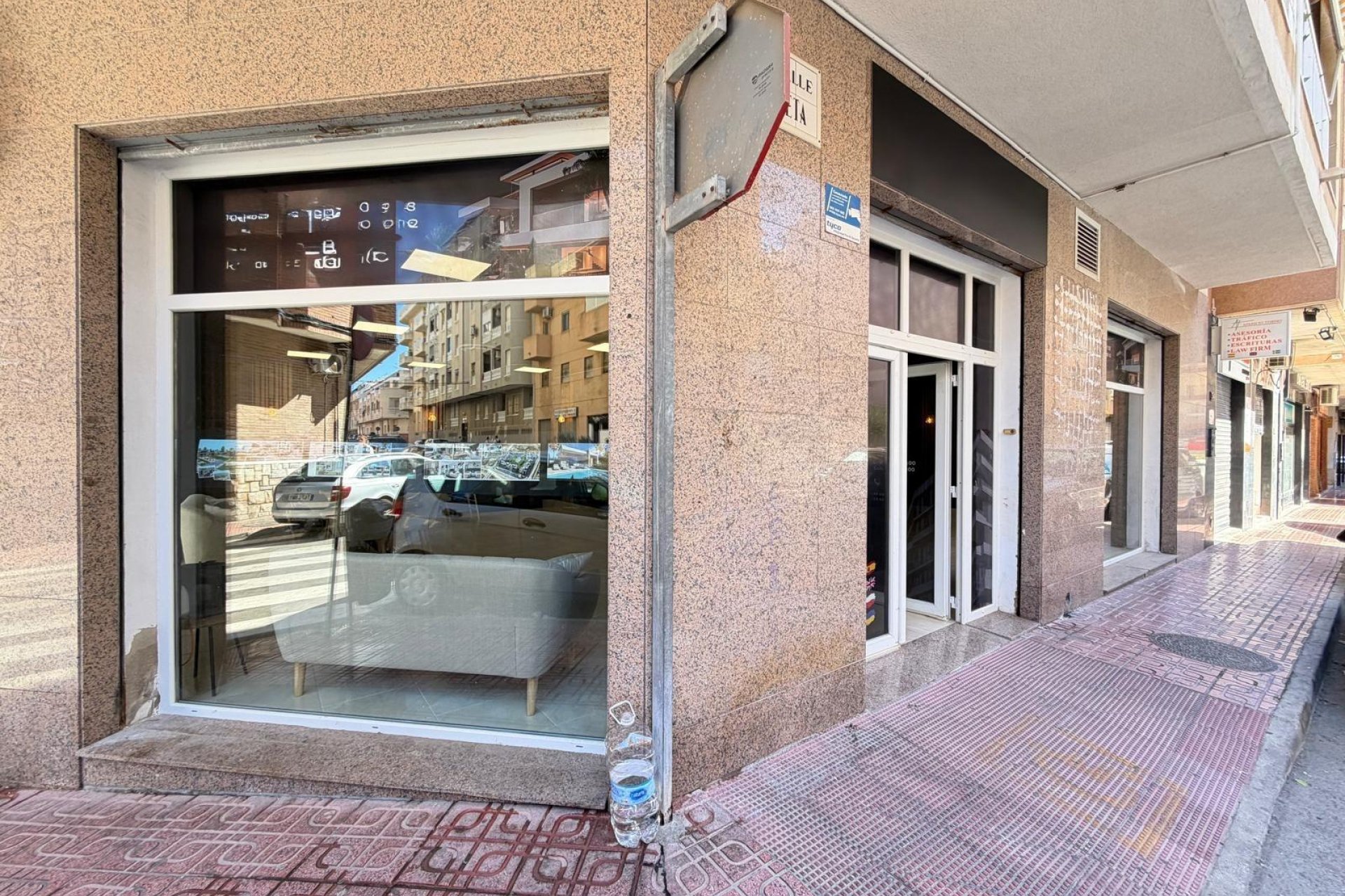 Revente - Commercial -
Torrevieja - Playa de los Locos