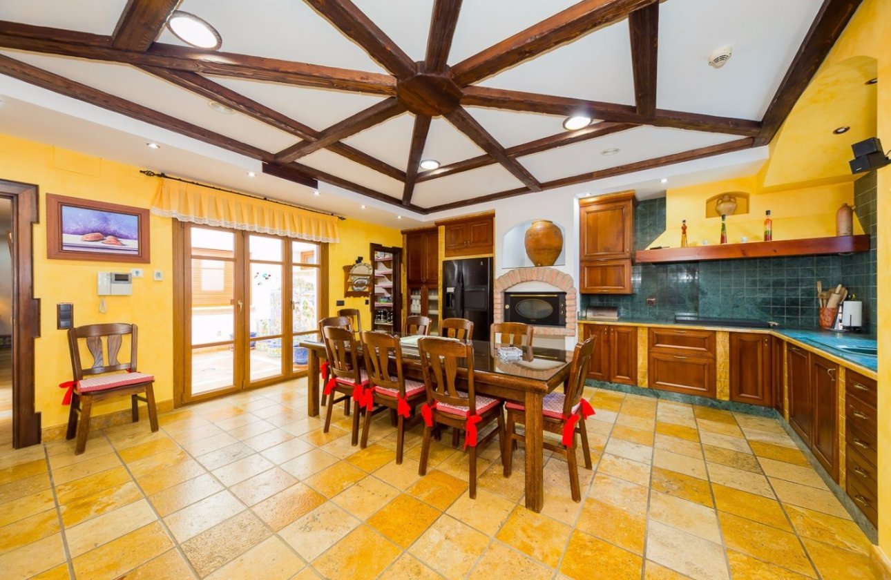 Revente - Commercial -
Torrevieja