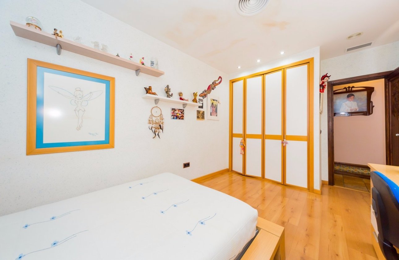 Revente - Commercial -
Torrevieja