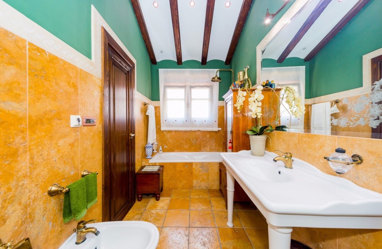 Revente - Commercial -
Torrevieja