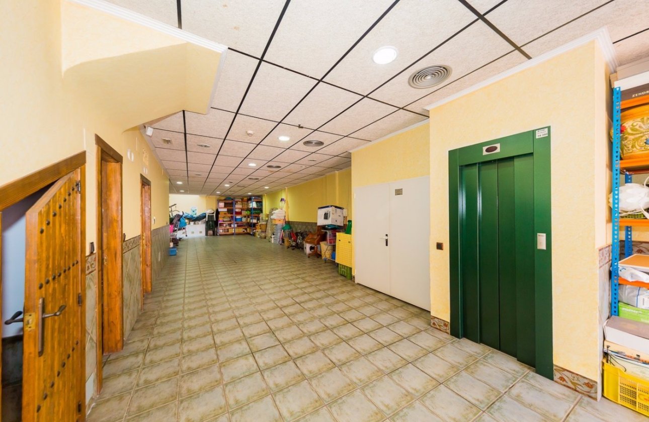Revente - Commercial -
Torrevieja