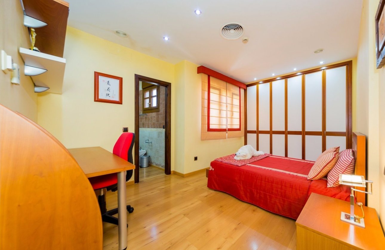 Revente - Commercial -
Torrevieja