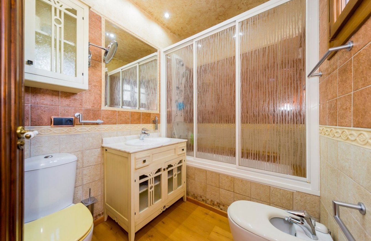 Revente - Commercial -
Torrevieja