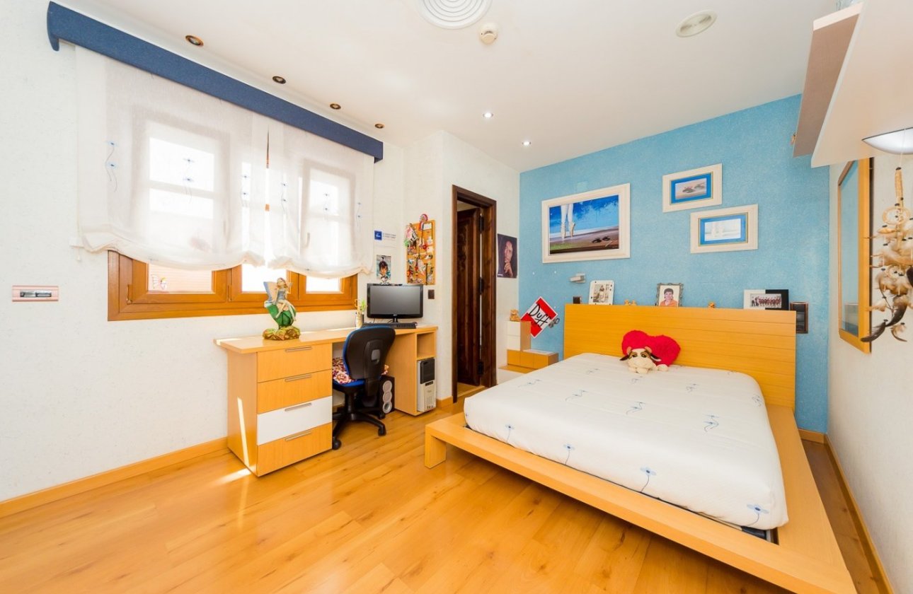 Revente - Commercial -
Torrevieja