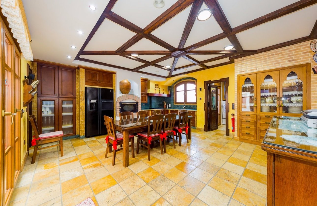 Revente - Commercial -
Torrevieja