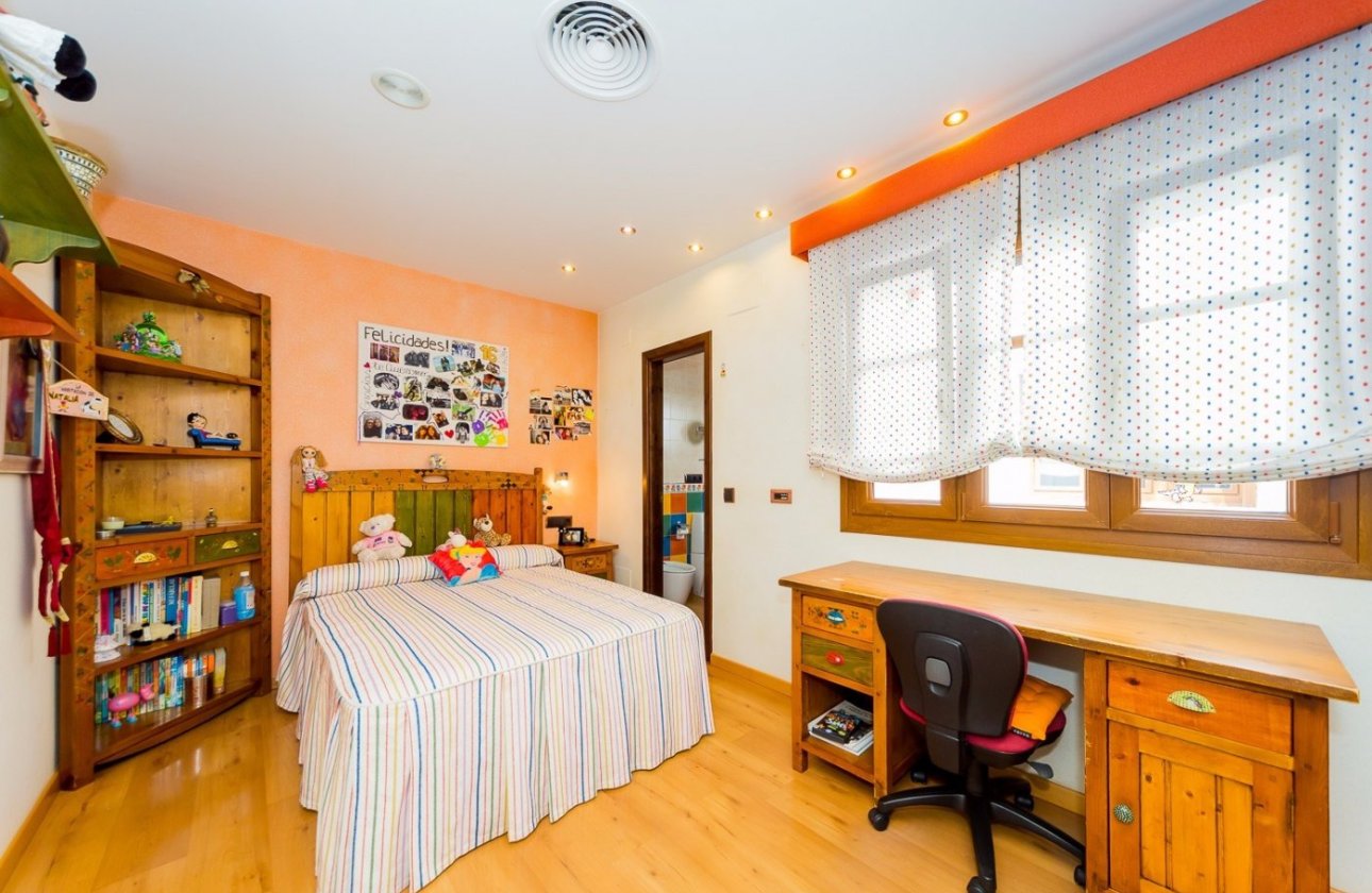 Revente - Commercial -
Torrevieja