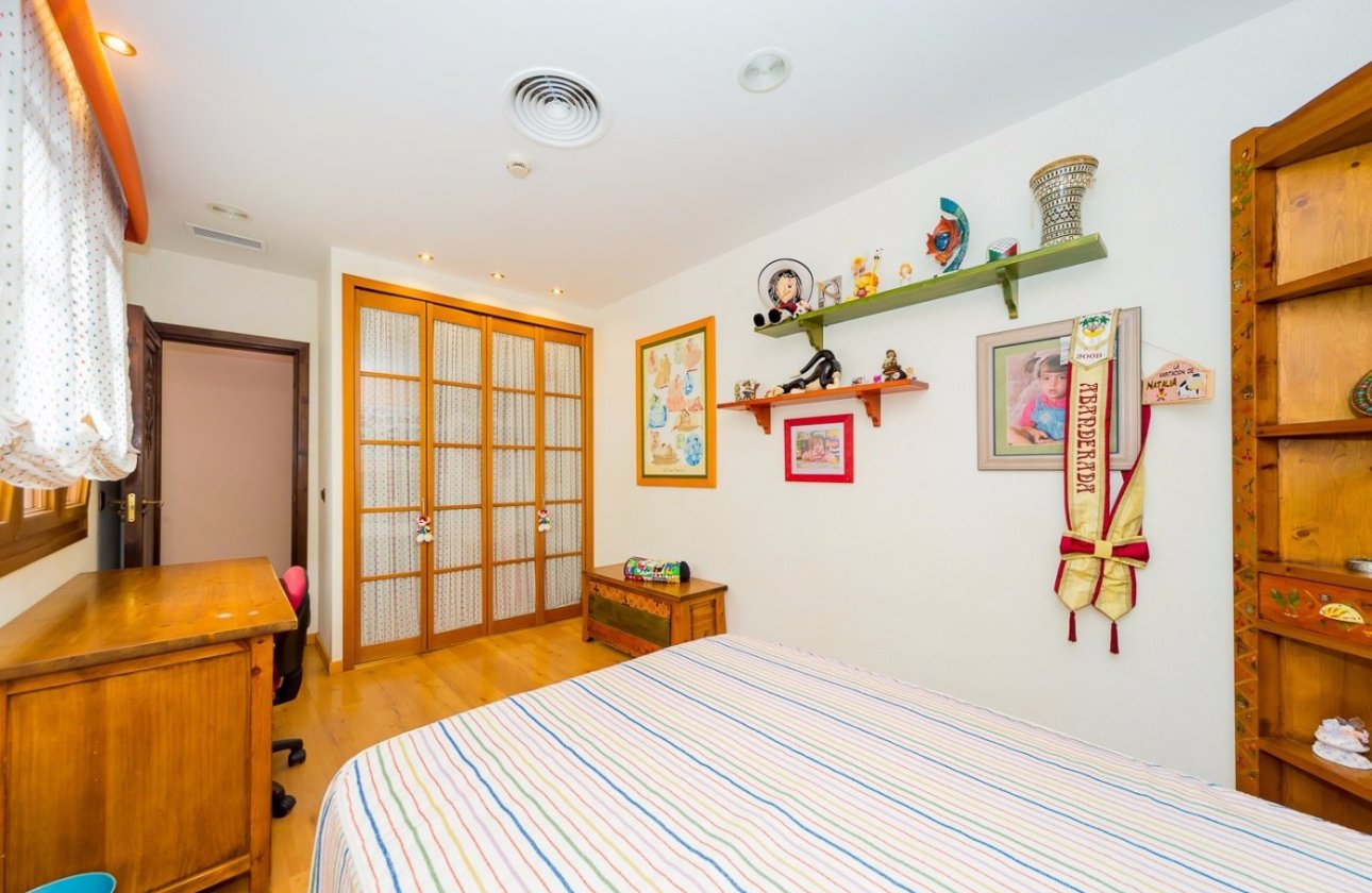 Revente - Commercial -
Torrevieja