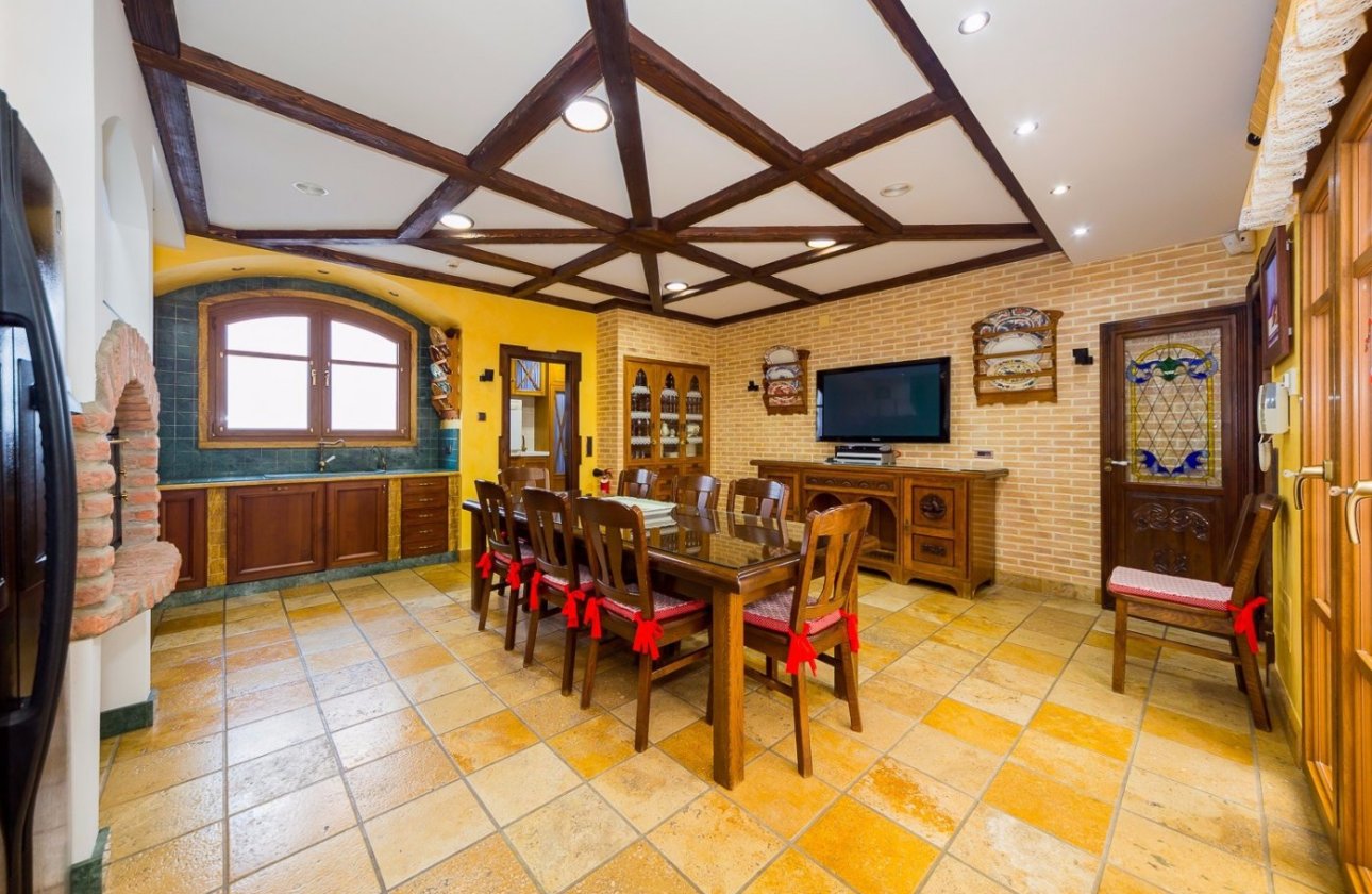 Revente - Commercial -
Torrevieja