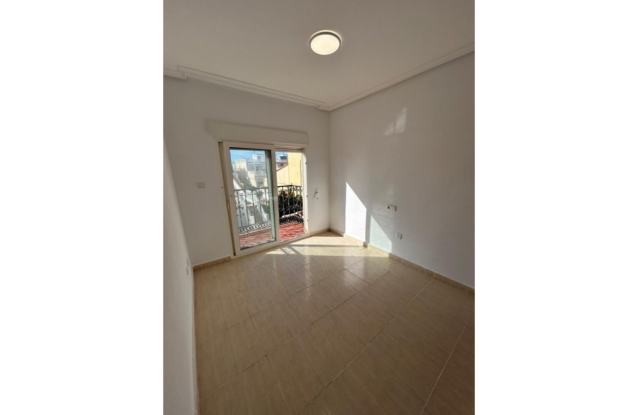 Revente - Dúplex -
Orihuela Costa - Los Almendros-la Florida