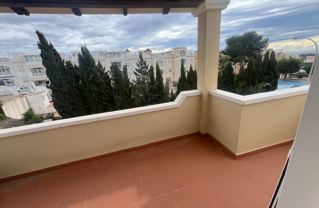 Revente - Dúplex -
San Miguel de Salinas - Las Filipinas