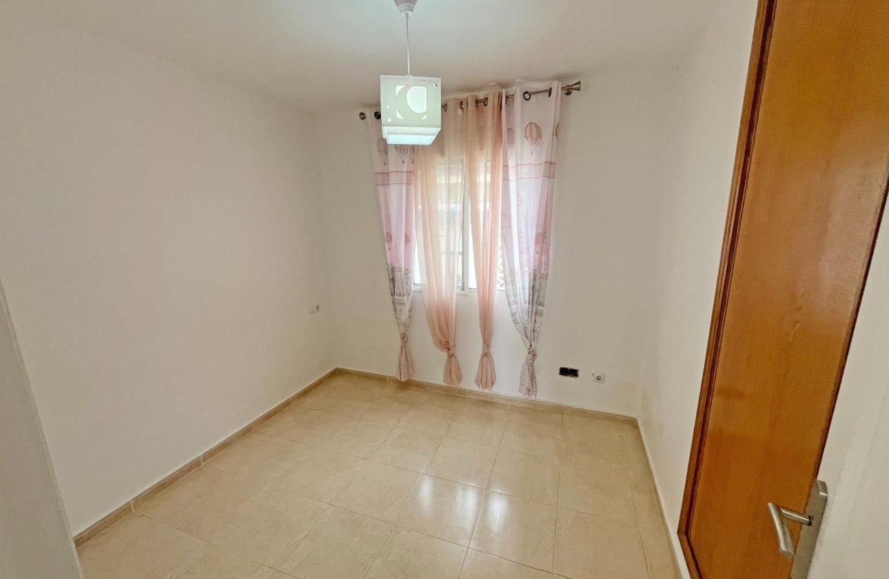 Revente - Dúplex -
San Miguel de Salinas - Las Filipinas