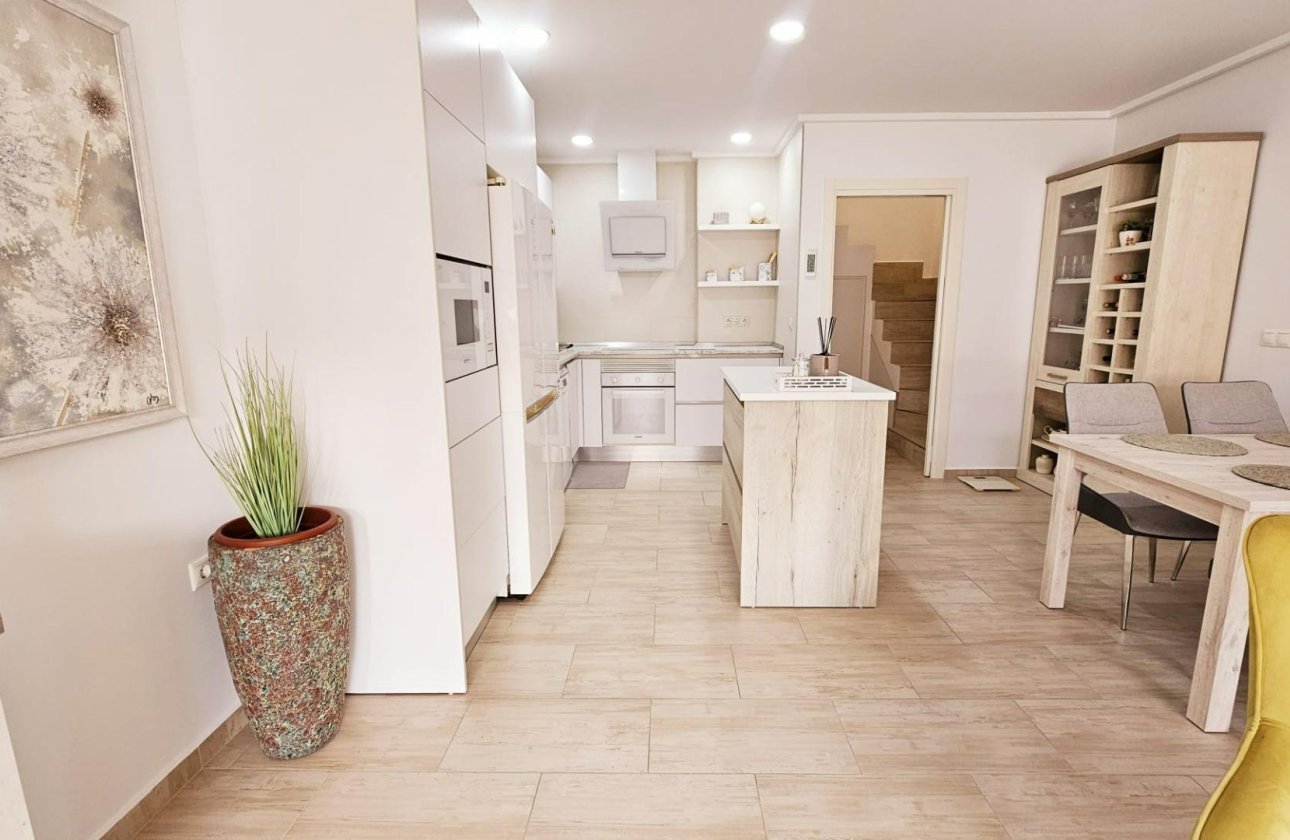 Revente - Dúplex -
Torrevieja - La Siesta