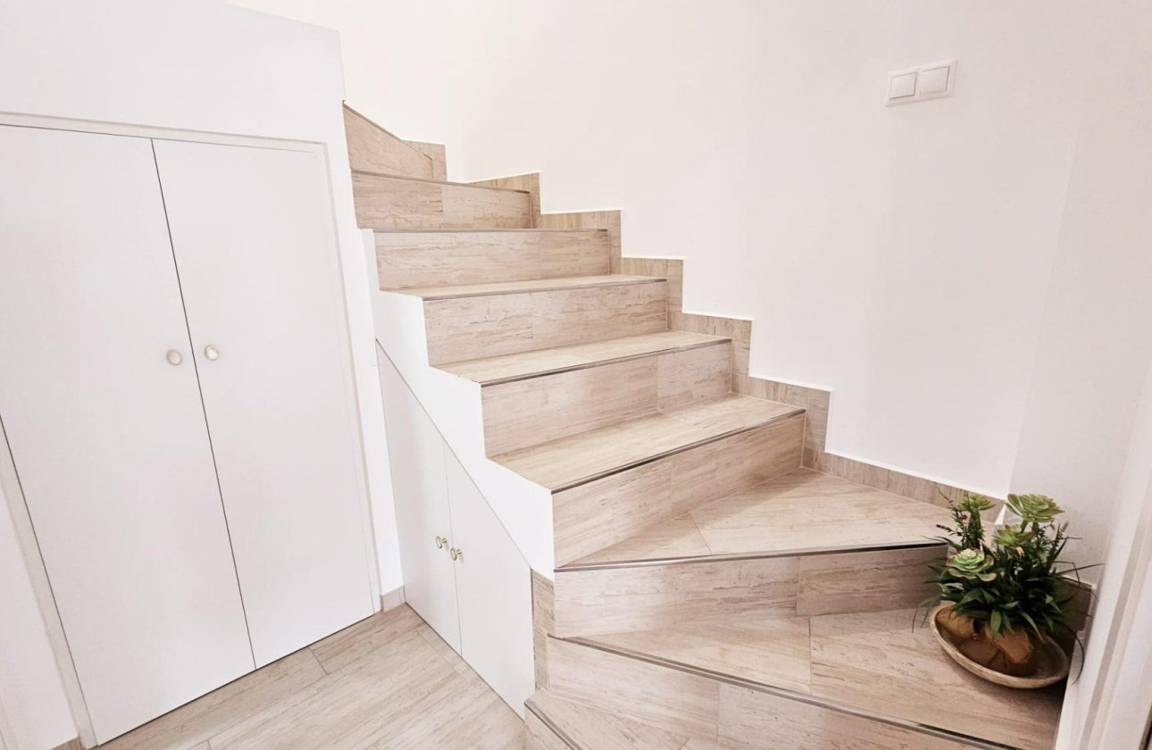 Revente - Dúplex -
Torrevieja - La Siesta