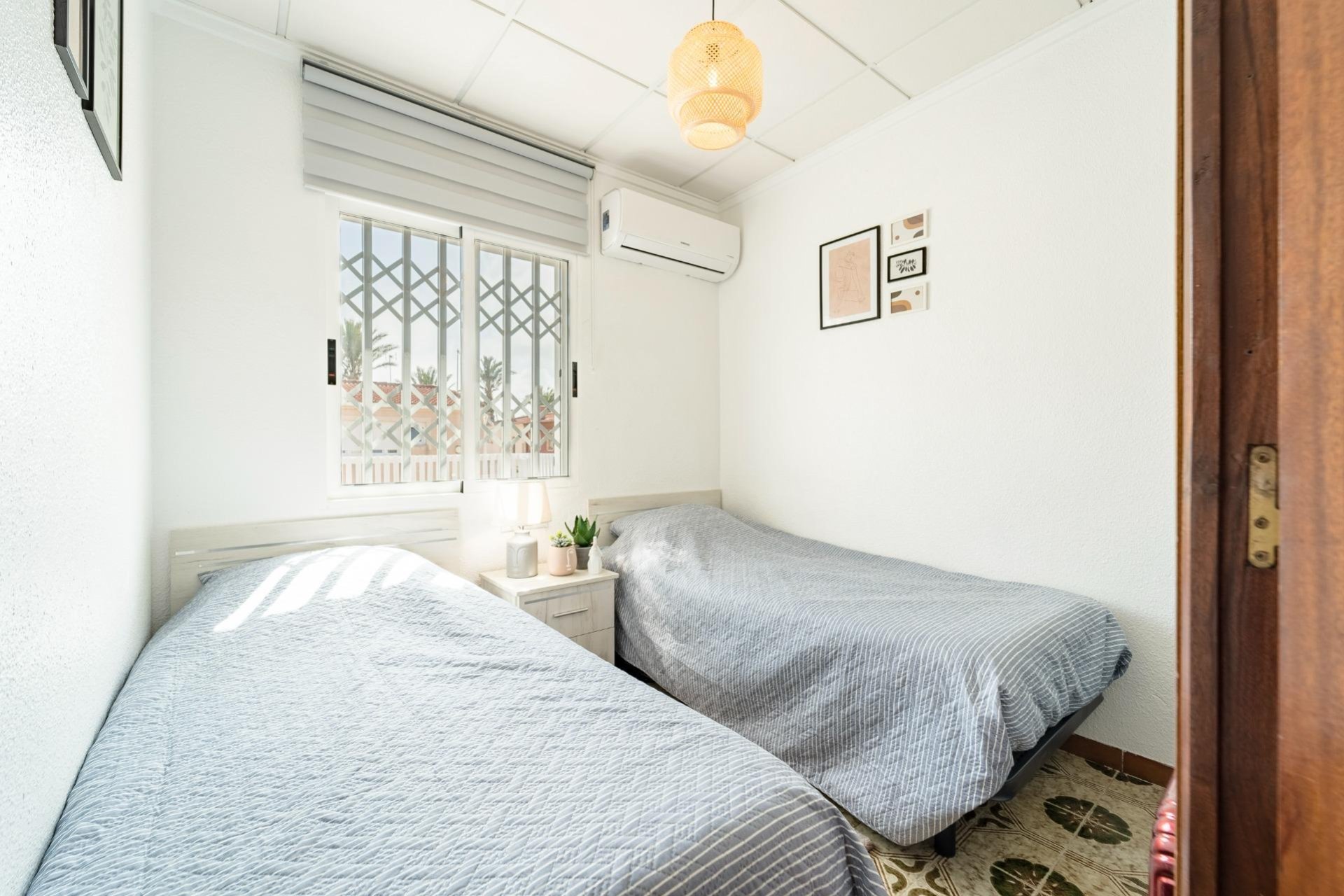 Revente - Dúplex -
Torrevieja - Playa De Los Naufragos