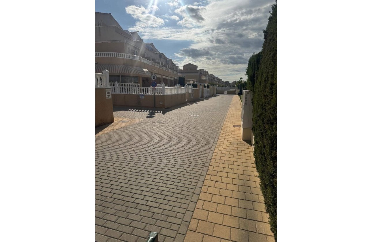 Revente - Dúplex -
Torrevieja - Torretas