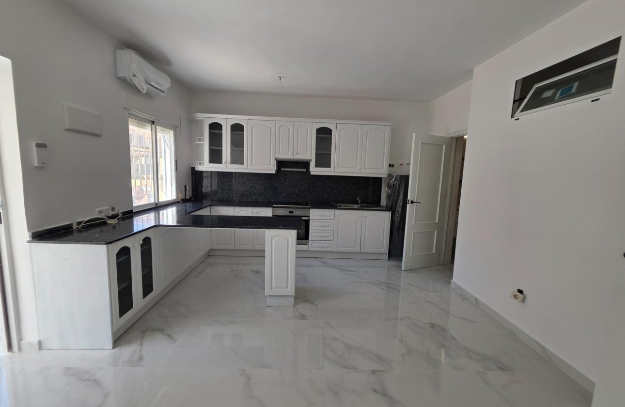 Revente - Dúplex -
Torrevieja - Torretas