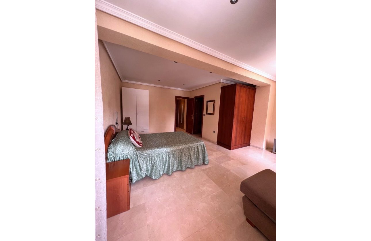 Revente - Dúplex -
Torrevieja