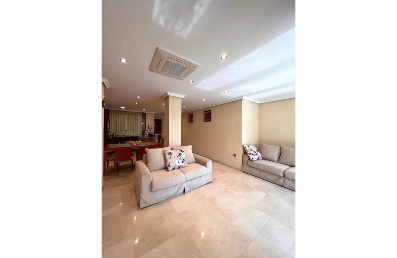 Revente - Dúplex -
Torrevieja