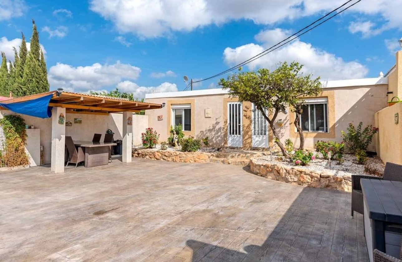 Revente - Finca -
Los Montesinos - Costa Blanca