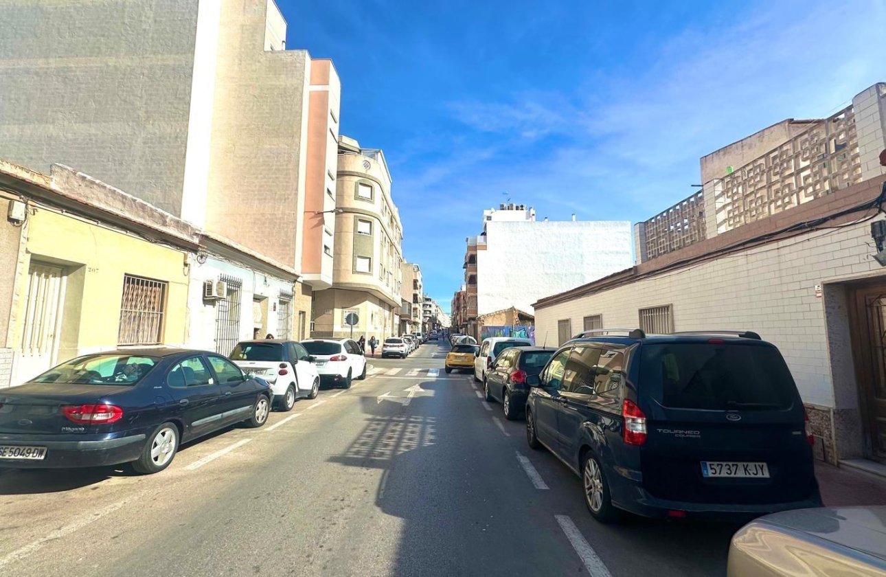 Revente - Land -
Torrevieja