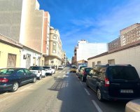 Revente - Land -
Torrevieja