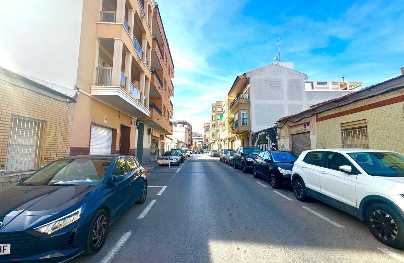 Revente - Land -
Torrevieja