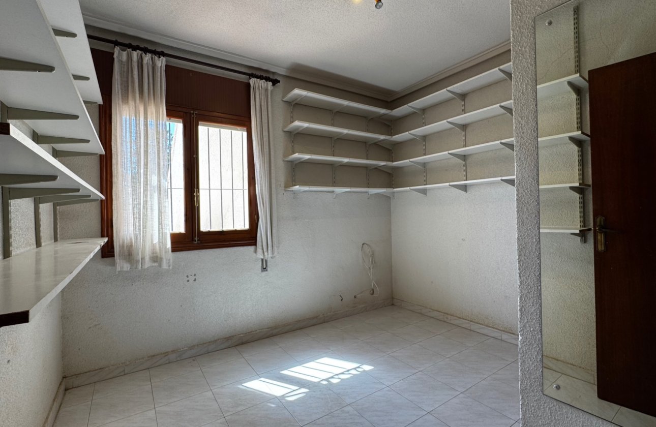 Revente - Maison -
Orihuela Costa - Montezenia