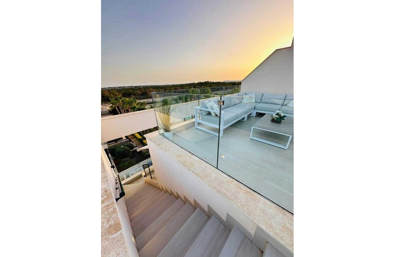 Revente - Penthouse -
Las Colinas Golf - Costa Blanca