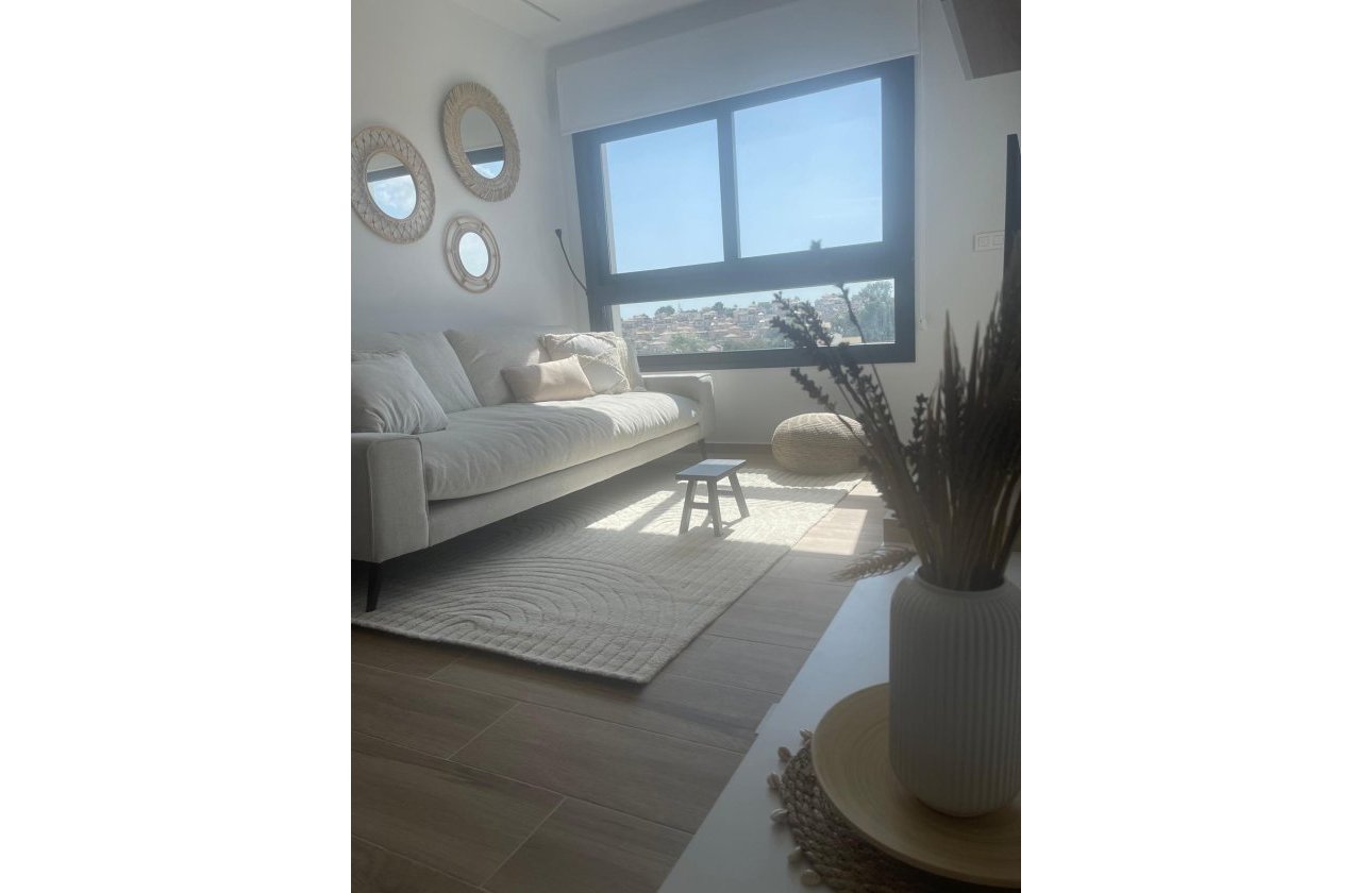 Revente - Penthouse -
Orihuela Costa - Las Filipinas