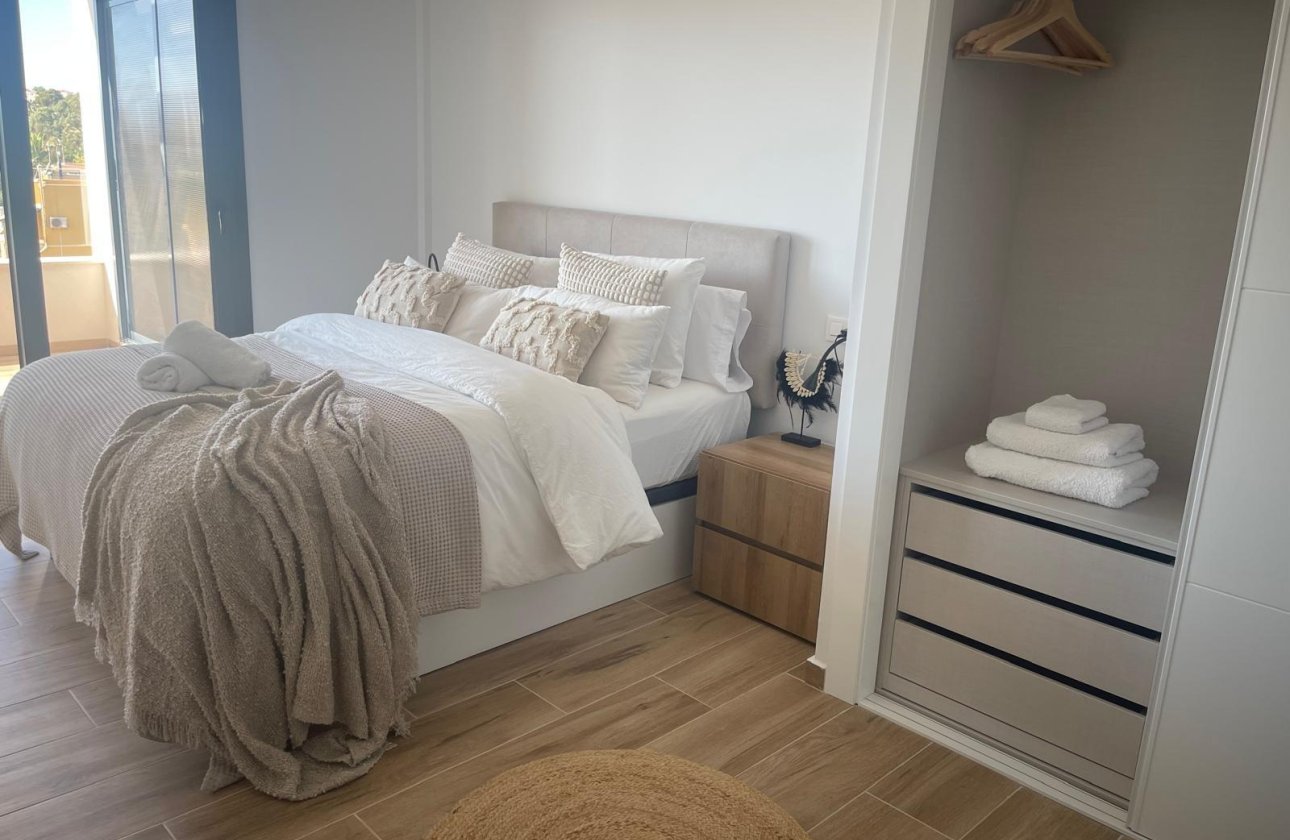 Revente - Penthouse -
Orihuela Costa - Las Filipinas